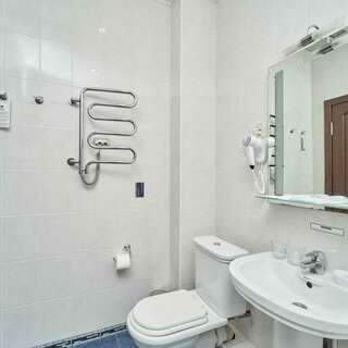 Гостиница Даккар Балаклава Семейный улучшенный двухкомнатный полулюкс-4